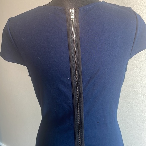 Kenneth Cole navy blue zipper back dress with cap sleeve - Picture 4 of 7